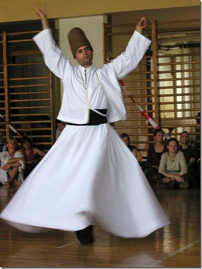 450px-Mevlevi-Derwisch